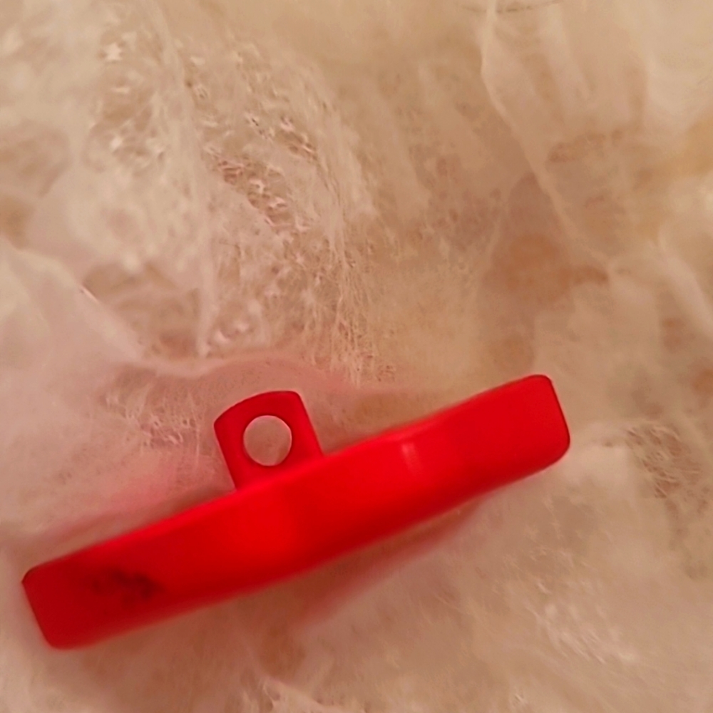 Red Lip Buttons (5 LEFT) FREE IF BUNDLE WITH ANOTHER ITEM - Picture 6 of 7